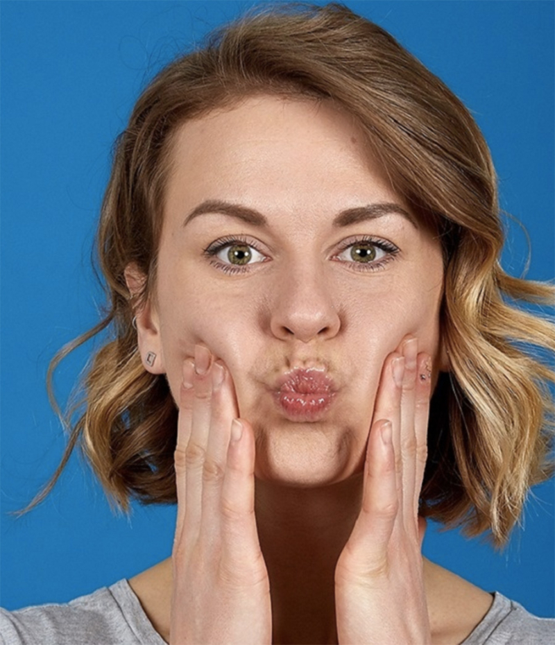 Learn the most effective ways to reduce cheekbones at home